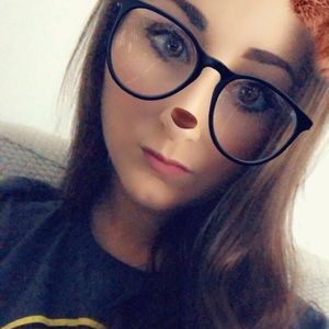 Meet your Posher, Brittney